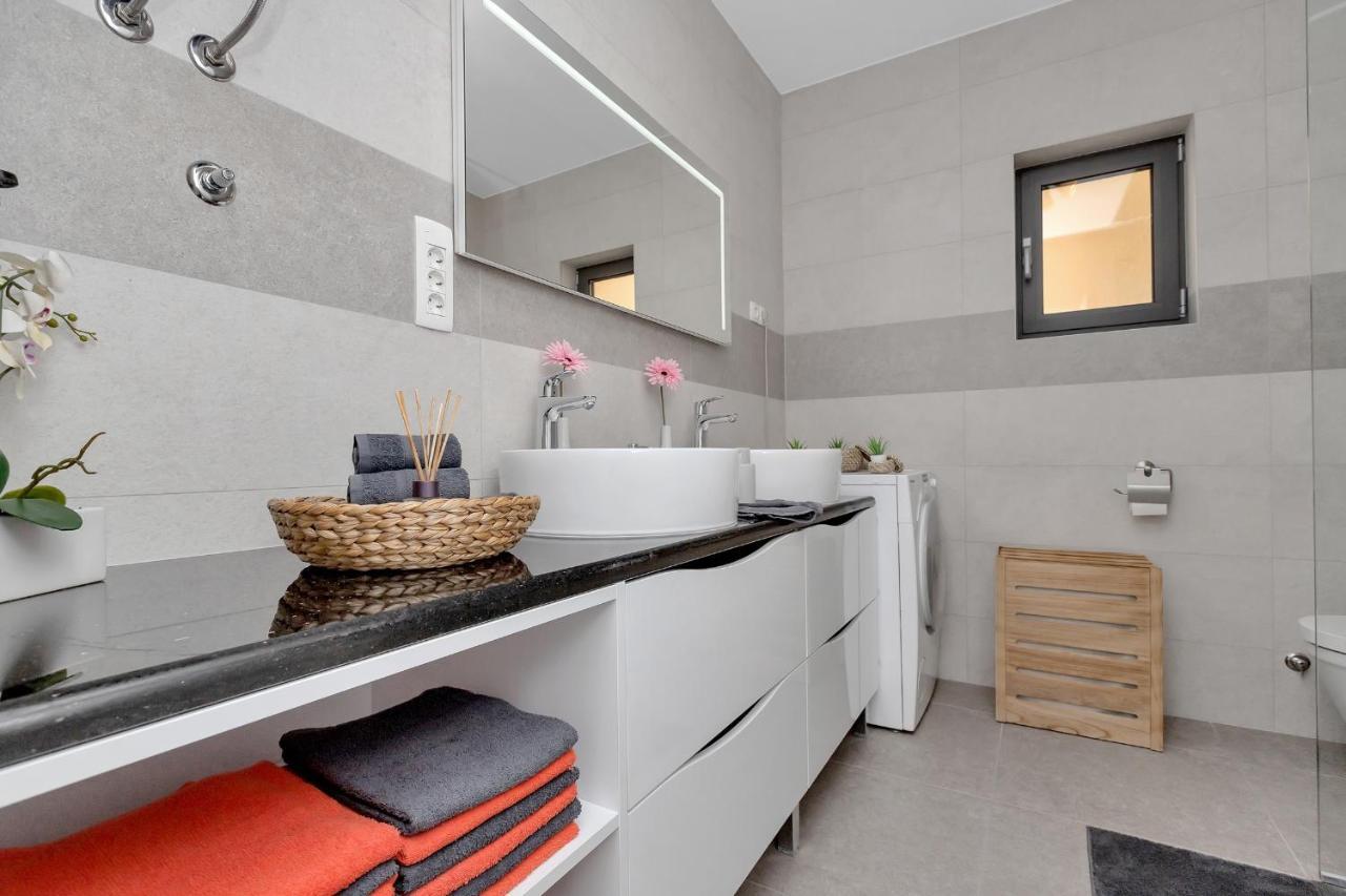 Luxury Apartment Sidro With Free Beach Parking 马卡尔斯卡 外观 照片